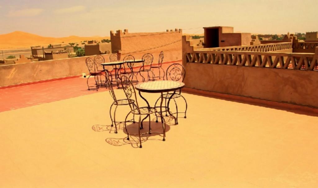Riad Dar Ouzine 梅尔祖卡 外观 照片