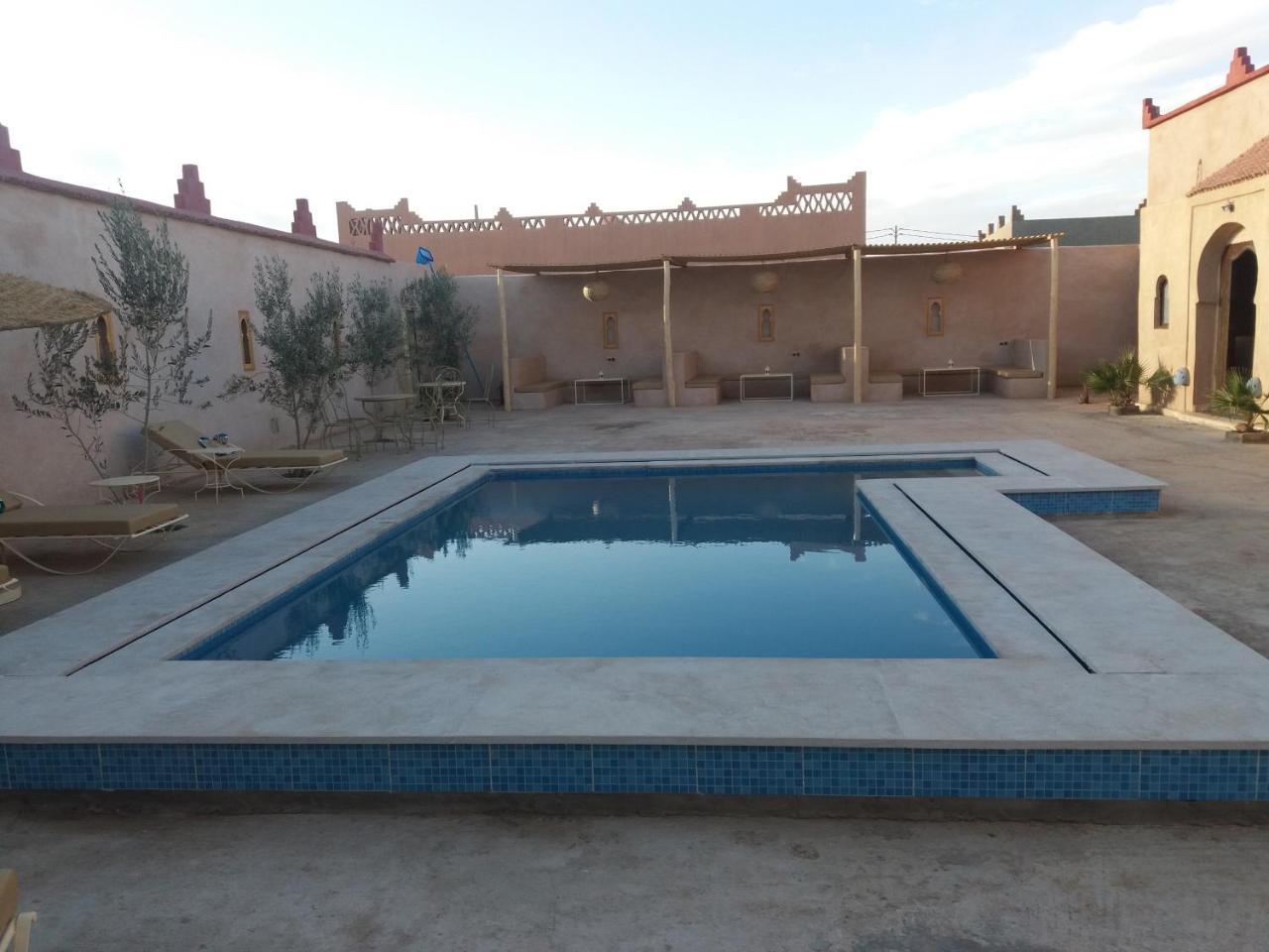 Riad Dar Ouzine 梅尔祖卡 外观 照片